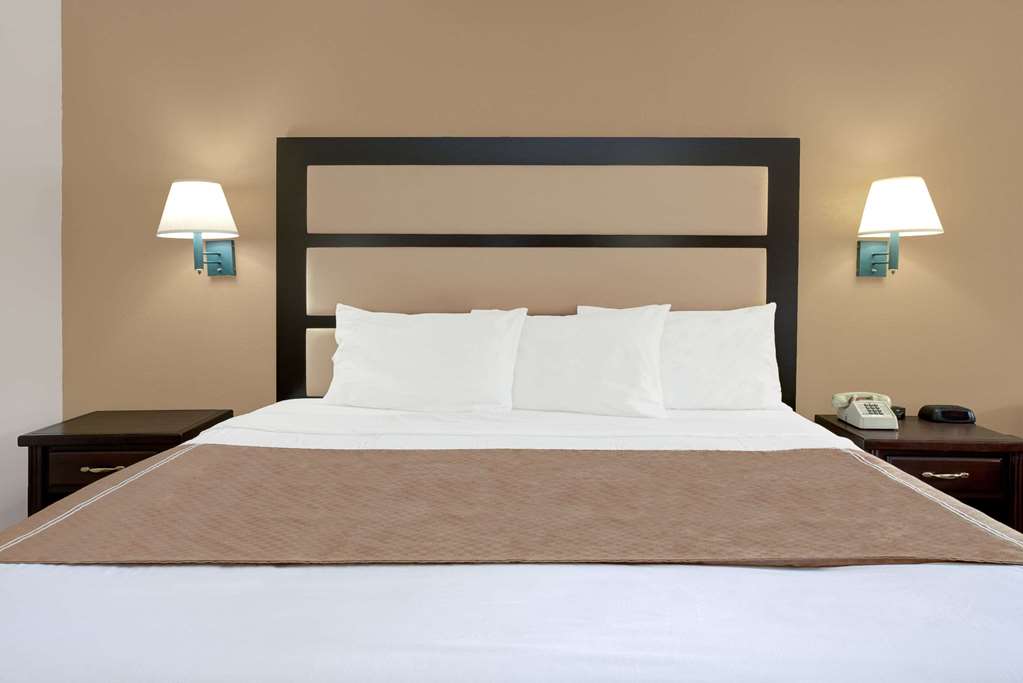 Days Inn by Wyndham Macon I 475 - photo 20