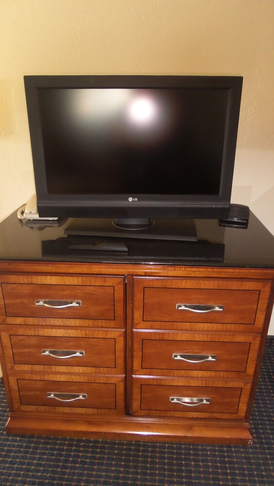 Holiday Motel Oakdale - photo 11
