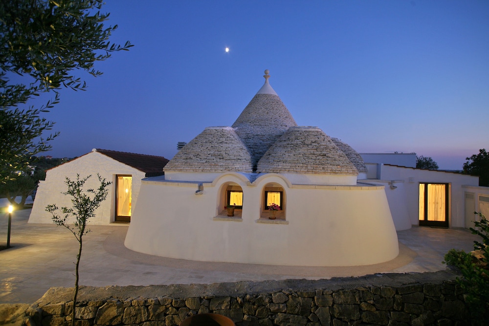 Grotta Cilicia B&B — 4-Star Luxury Hotel in Noci, Italy