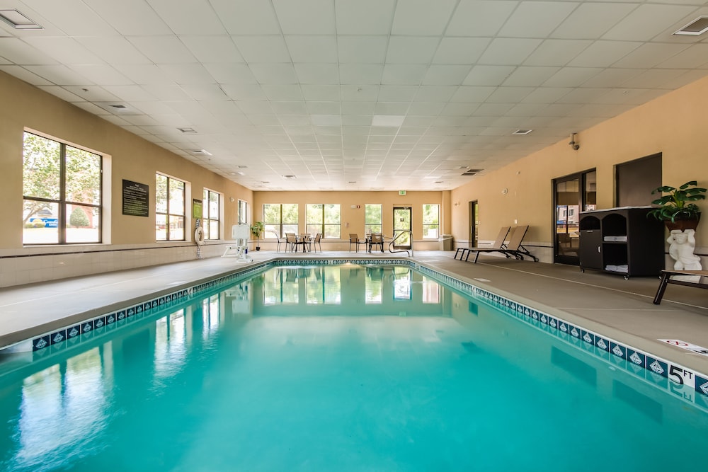 Hampton Inn Dickson - photo 34