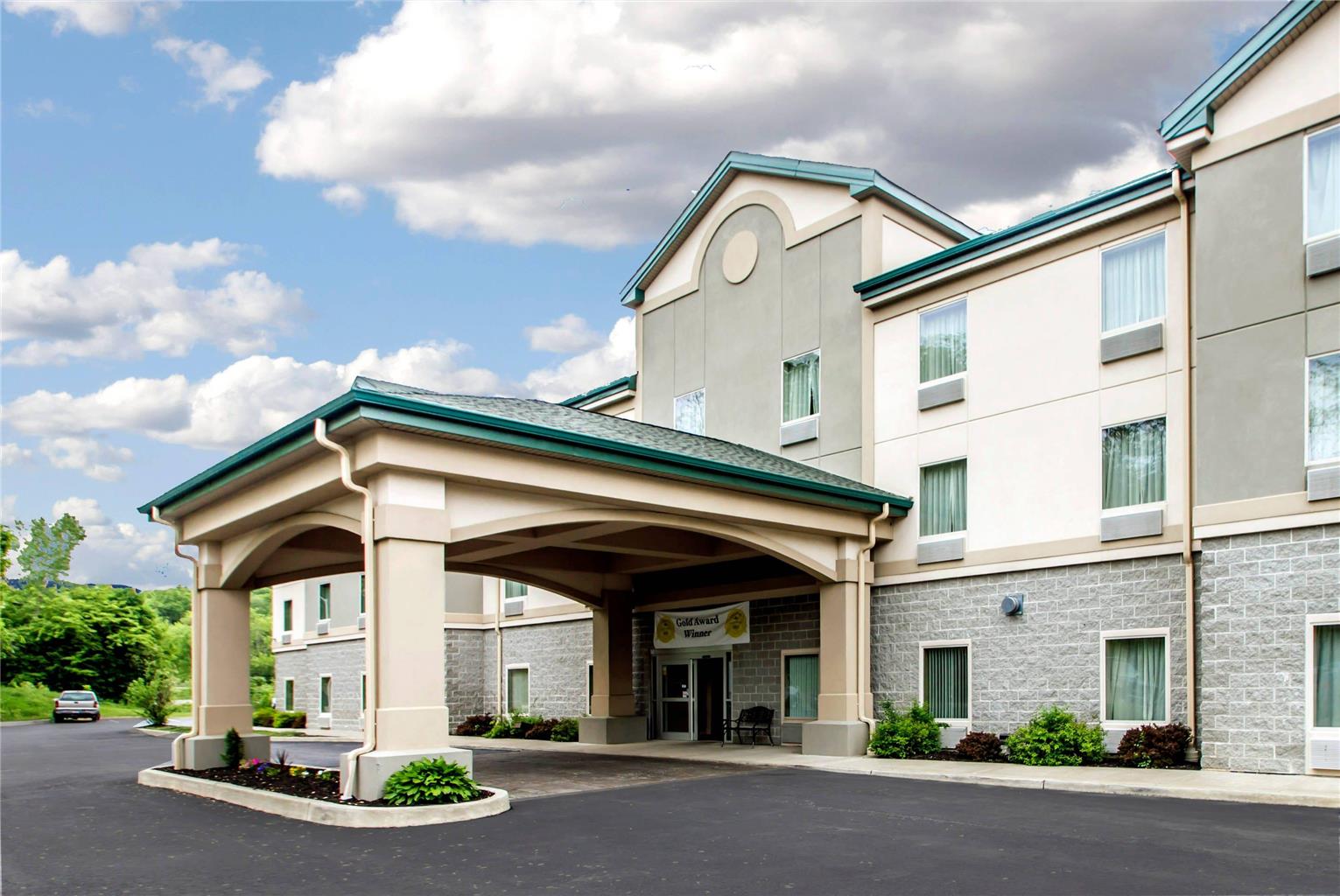 Quality Inn Suites Fishkill South Near I 84 — Fishkill