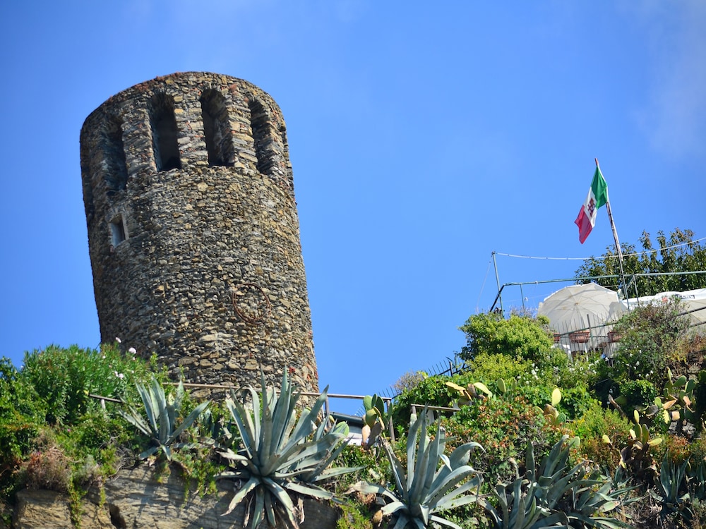 Muin A Ventu Historical Tower — Vernazza