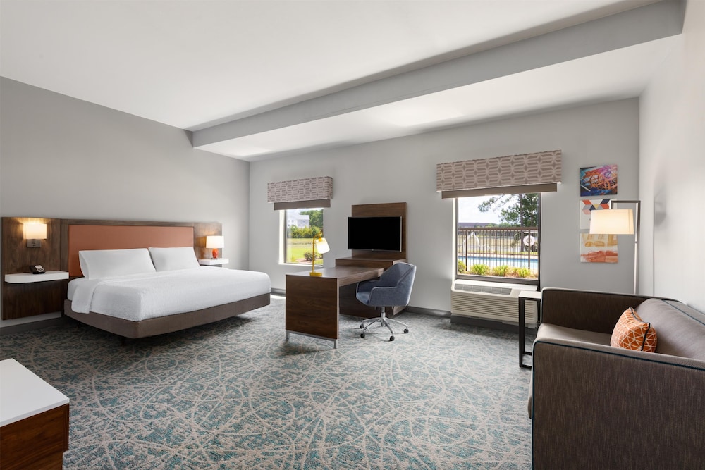 Hampton Inn & Suites Savannah Airport - photo 17