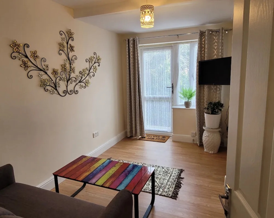 Cozy Central One Bedroom Flat