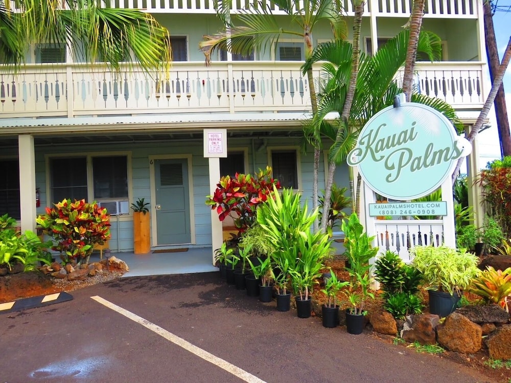 Kauai Palms Hotel - carbon neutral hotel in Lihue
