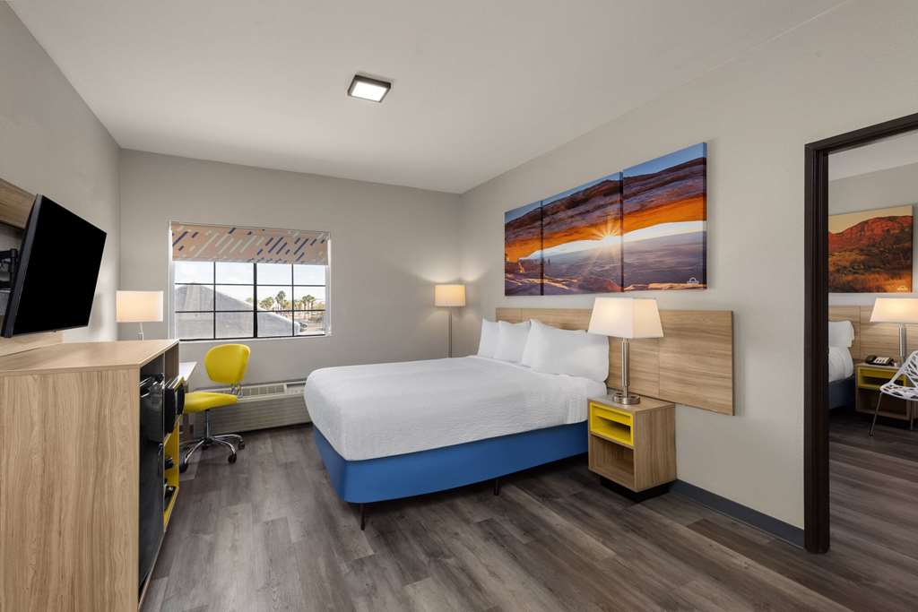 Days Inn & Suites by Wyndham Tucson Marana - photo 39