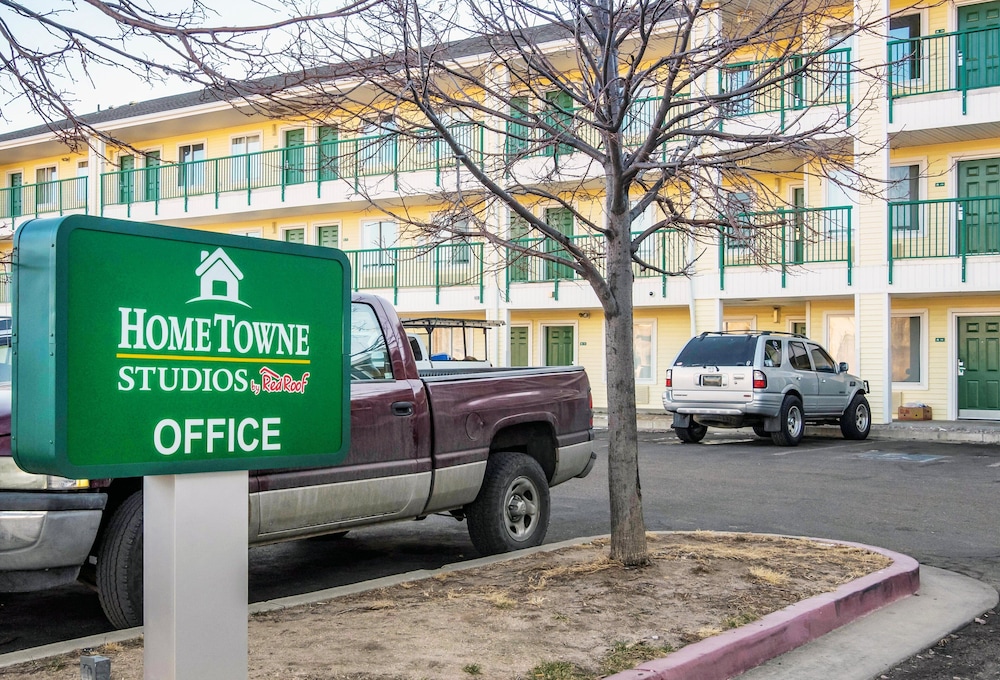 HomeTowne Studios By Red Roof Colorado Springs Airport - photo 24