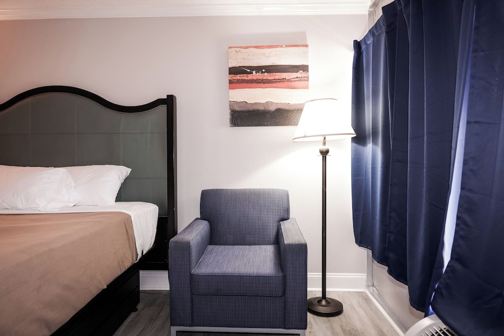 Riverside Inn & Suites by OYO Danville Ceaser Casino - photo 26