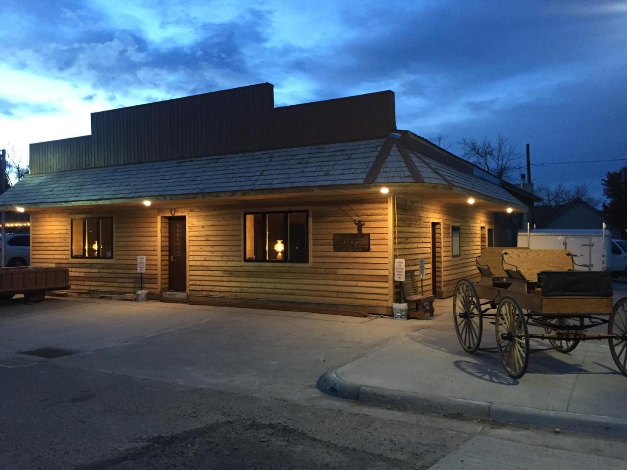 Creekside Downtown Vacation Suites Only Adults 25 Or Older in Buffalo, United States