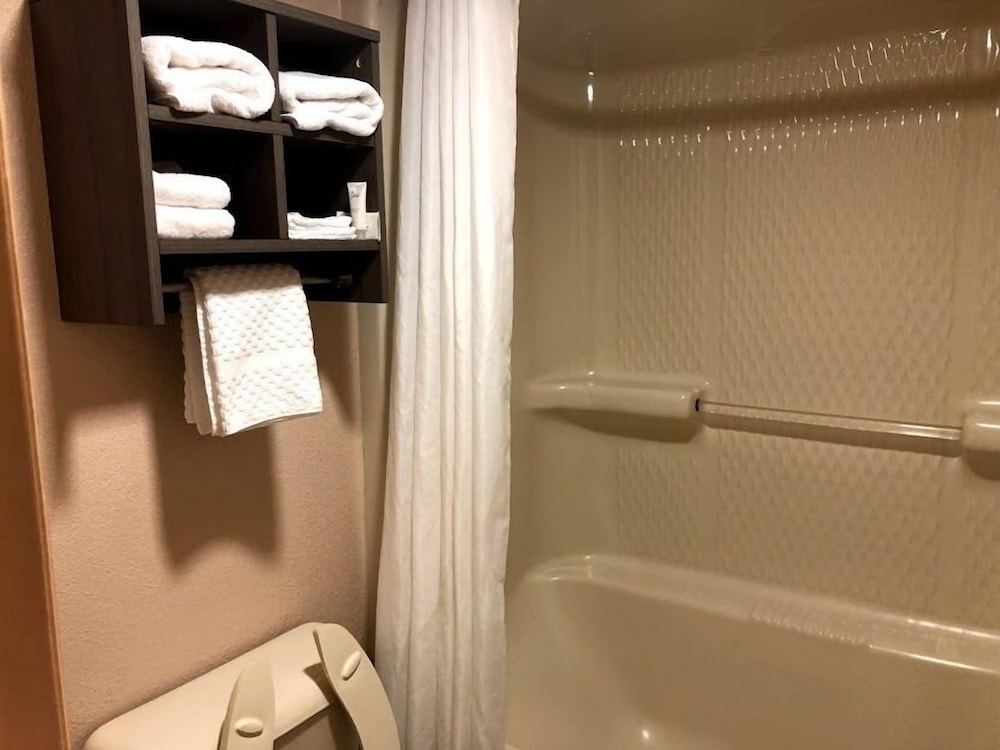 Legacy Inn Sumner - photo 23