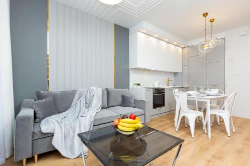 One Bedroom Apartment in Warsaw Center by Renters Prestige — 4-Star Luxury Hotel in Warsaw, Poland