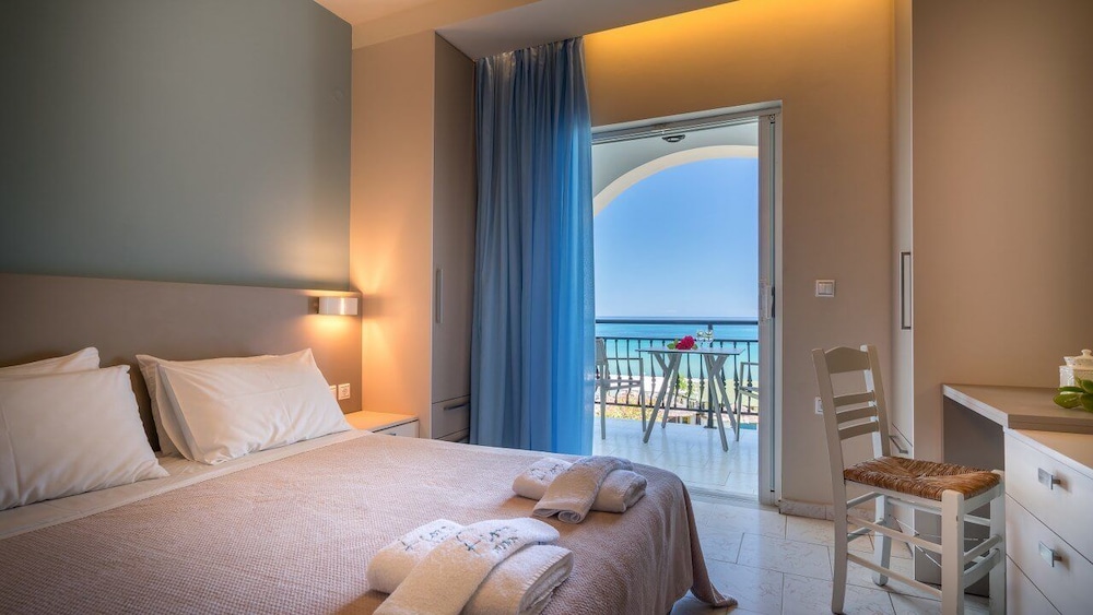 Fiore Beach Studios - carbon neutral hotel in Zakynthos