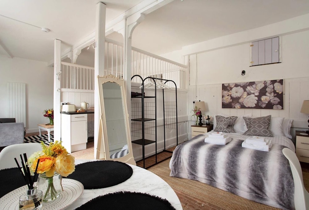 The Stable Historic Property in Downwood Vineyard in Blandford Forum, United Kingdom