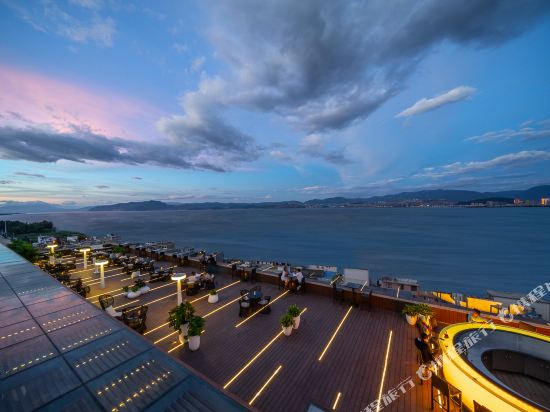 Luyue Erhai Holiday Hotel in Dali, People's Republic of China