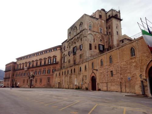 PalermHost — 4-Star Luxury Hotel in Palermo, Italy