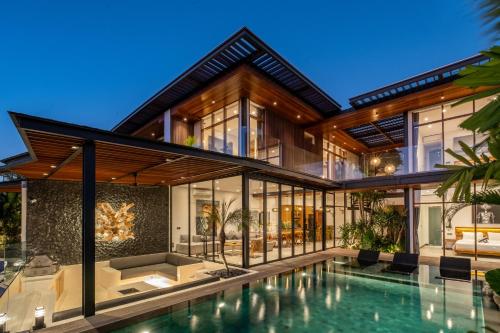 4 BR River Paradise Villa by MAR Bali — 4-Star Luxury Hotel in Canggu, Indonesia