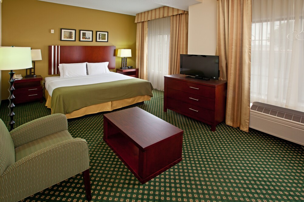 Holiday Inn Express & Suites Indianapolis East By Ihg - featured photo