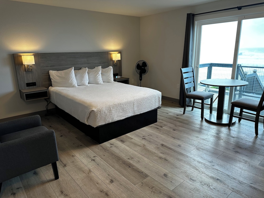 West Beach Suites - photo 36