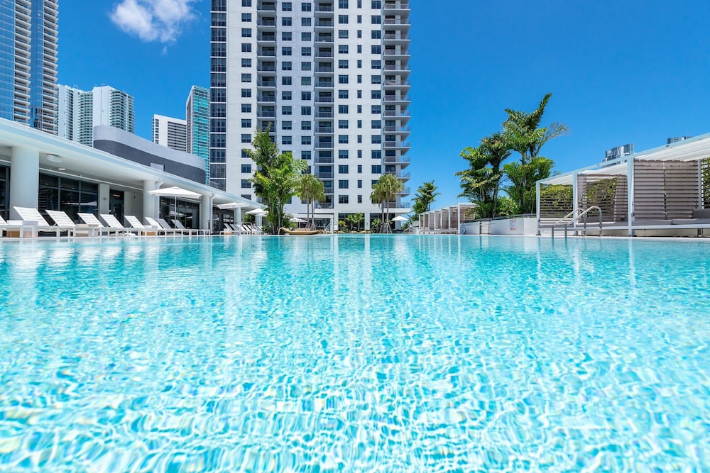 Global Luxury Suites Downtown Miami — 4-Star Luxury Hotel in Miami, United States