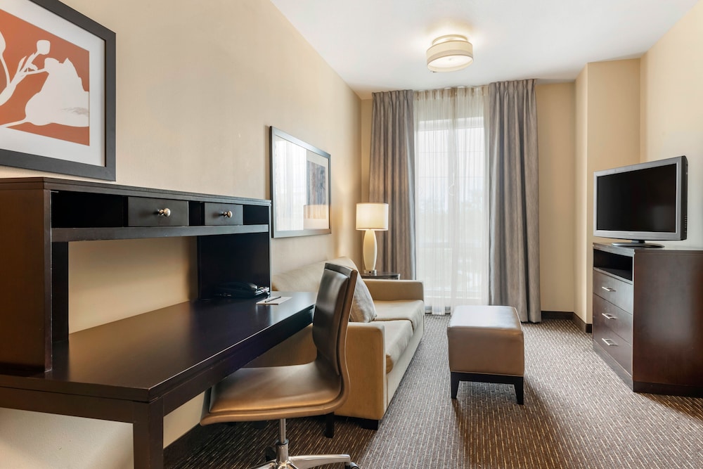 Staybridge Suites St. Petersburg Downtown by IHG - photo 18