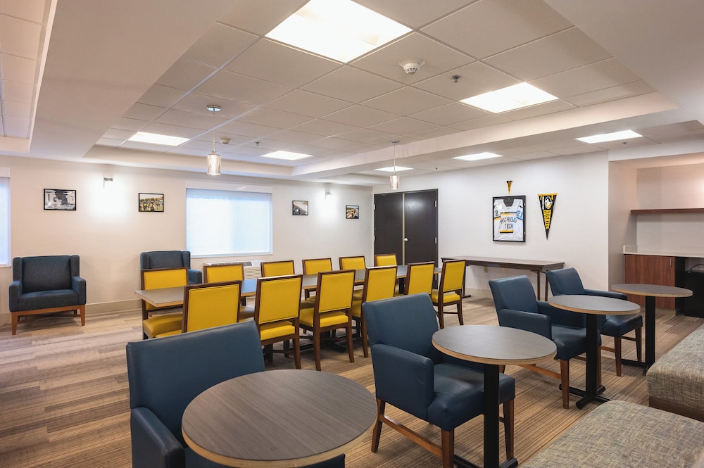 Holiday Inn Express Houghton Keweenaw by IHG - photo 92