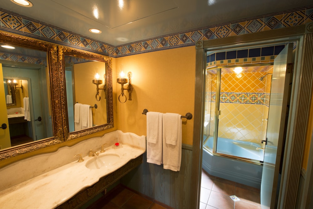 Madonna Inn - photo 249