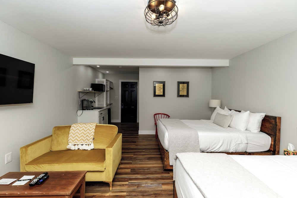 The Inn At Warm Springs - photo 24