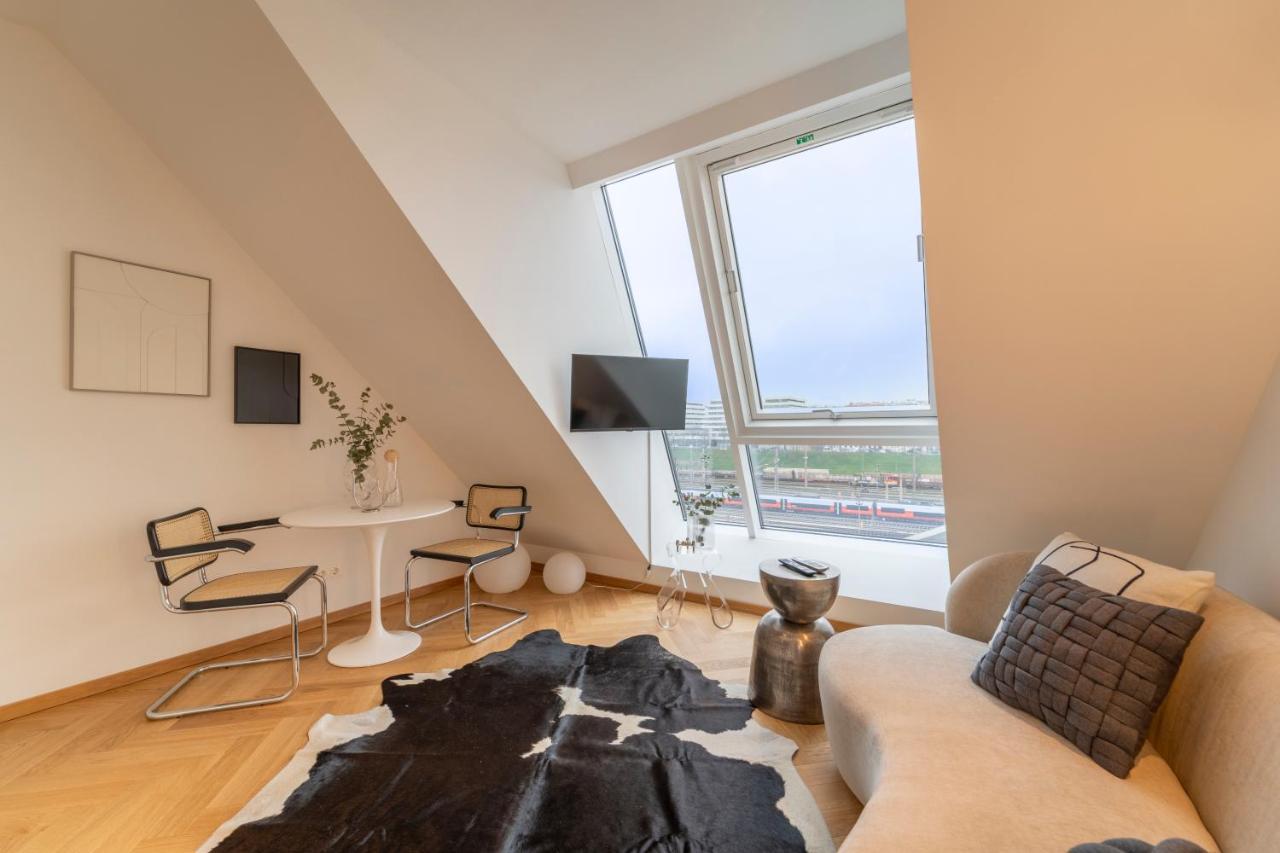 josef's home I Penthouse I Balcony & City Views — 4-Star Luxury Hotel in Vienna, Austria