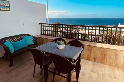 Vivienda Vacacional Blue View Sea View Lanzarote in Puerto Del Carmen, Spain