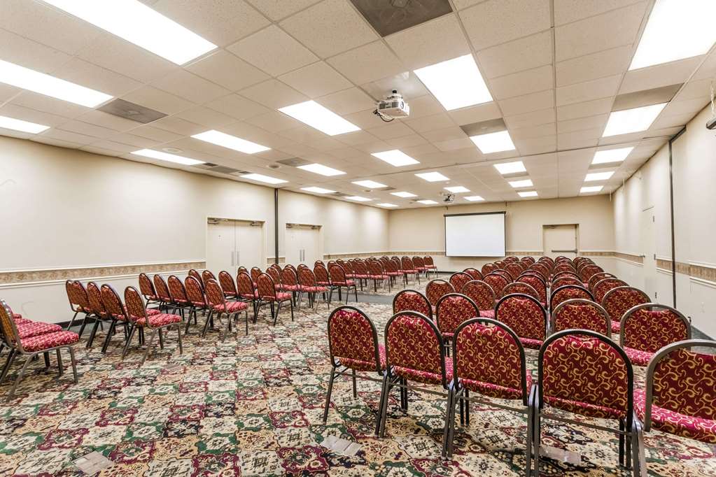 Ramada Hotel & Conference Center by Wyndham Edgewood - photo 19