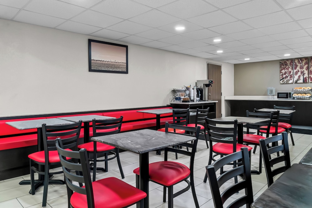 Red Roof Inn Flint - photo 34