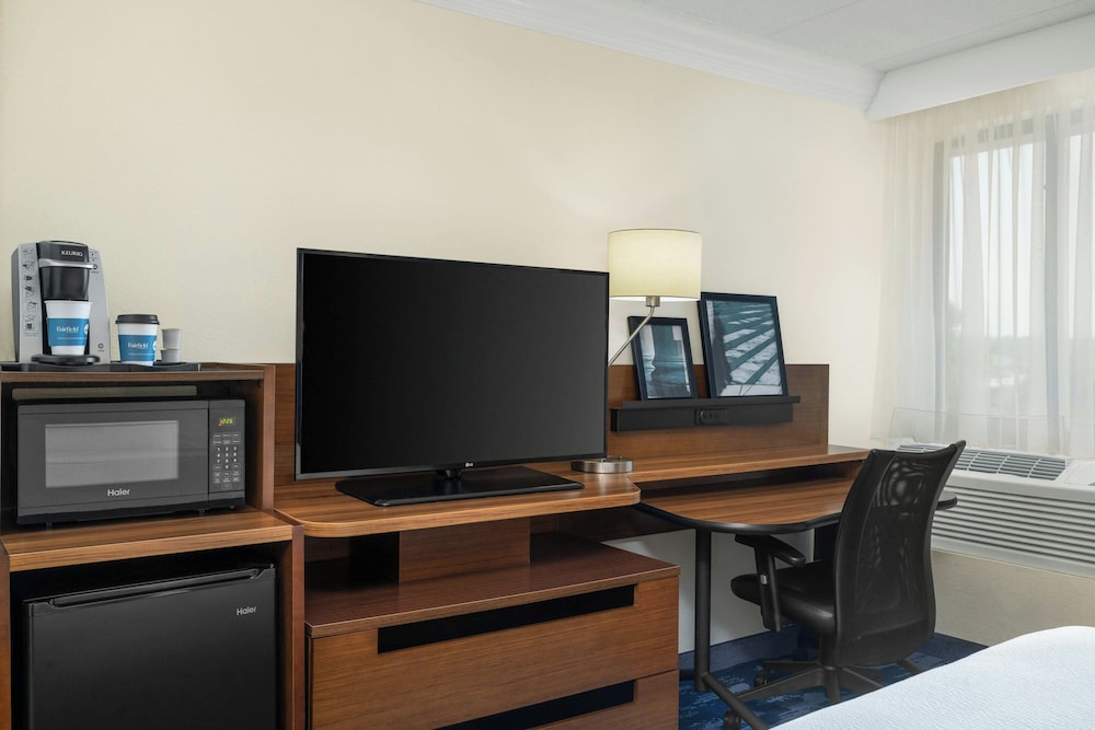 Fairfield by Marriott Inn & Suites Herndon Reston - photo 15