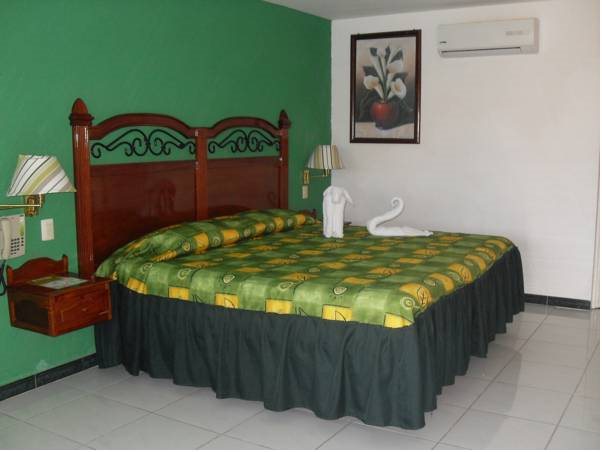 Hotel Los Cedros — hotel in Martinez De La Torre