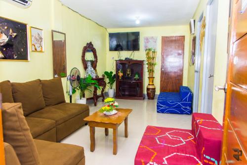 Affordable MAGNOLIA Up To 15 Pax Near Aqua Planet & Dinosaur Island in Angeles City, Philippines