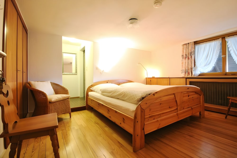 Room double Room Apple Blossom — hotel in Schuttertal