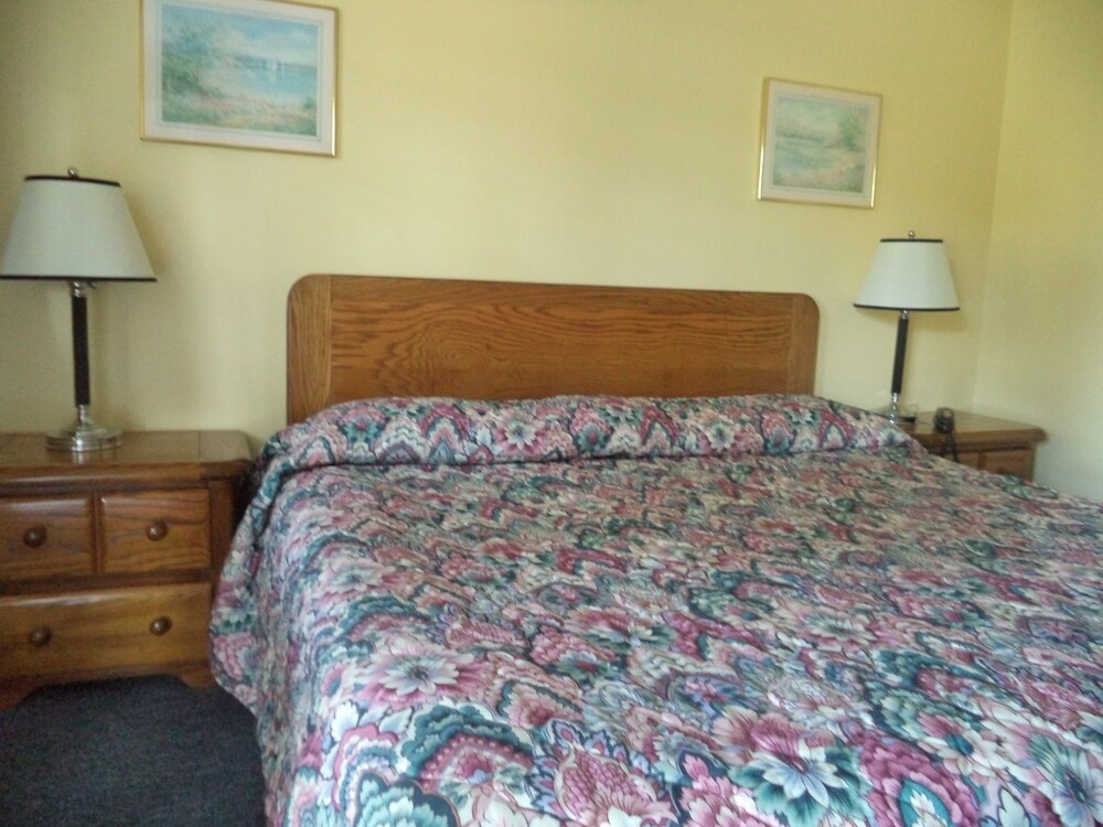 The Weathervane Motel - photo 5