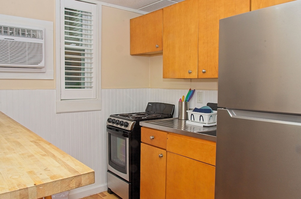 Vineyard Harbor Motel Private Beach - photo 128