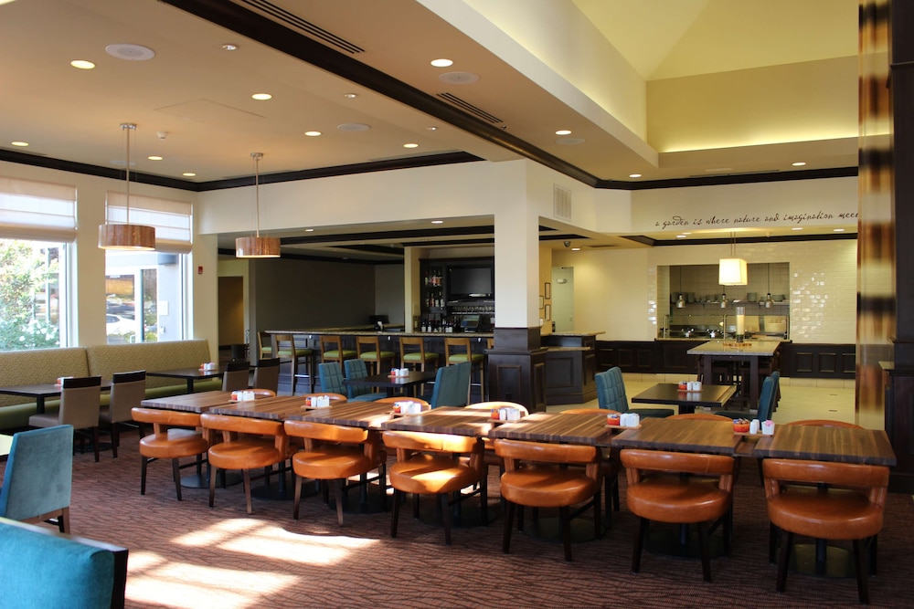 Hilton Garden Inn Clovis - photo 18