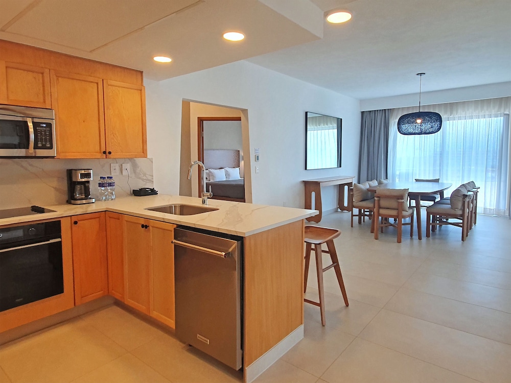 Paradise Village Beach Resort and Spa