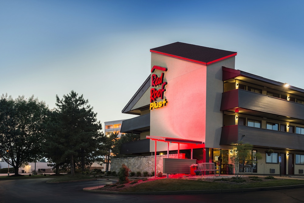 Red Roof Inn PLUS St Louis Forest Park Hampton Ave - photo 26