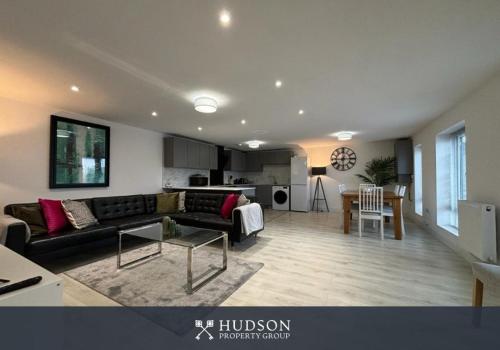 Shrewsbury Townhouse with 3 En suites — 4-Star Luxury Hotel in Shrewsbury, United Kingdom