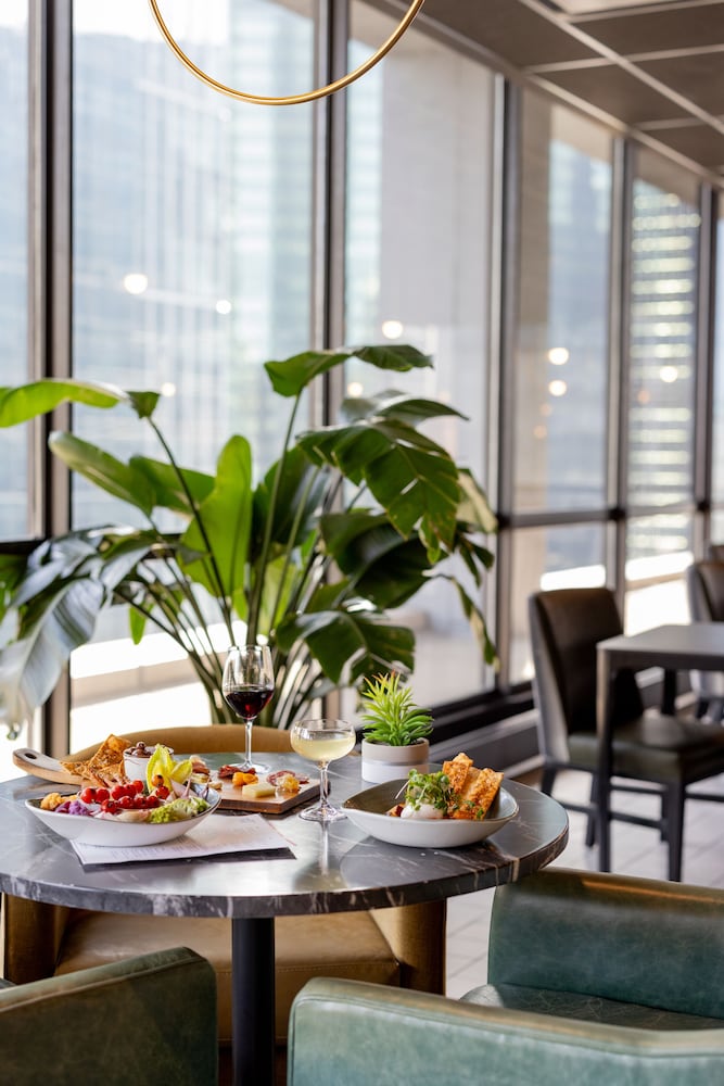 voco Chicago Downtown Riverwalk by IHG - photo 126