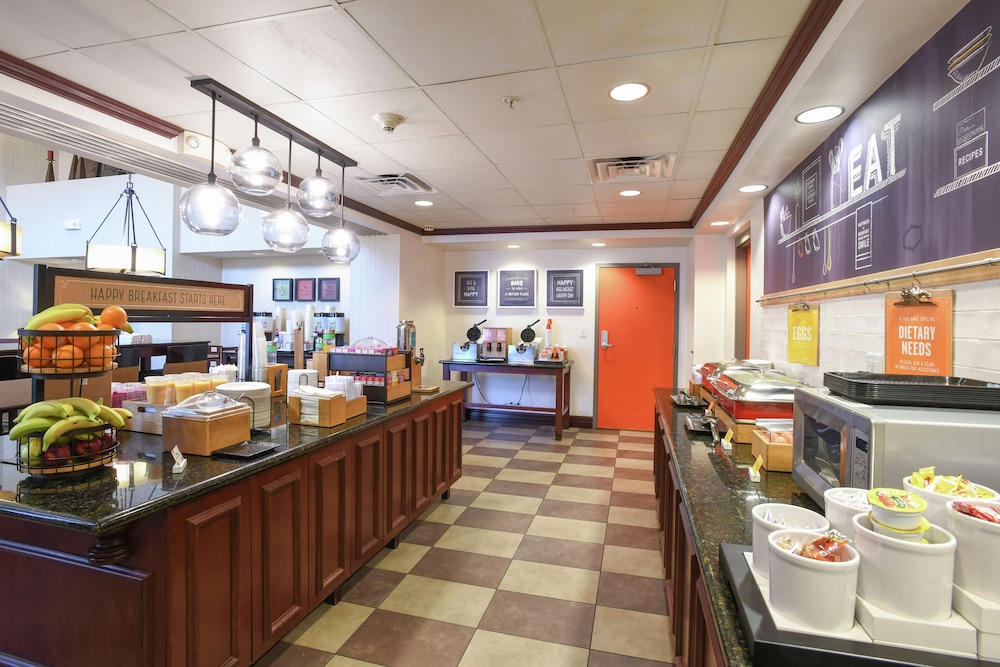 Hampton Inn & Suites Cincinnati Union Center - photo 47