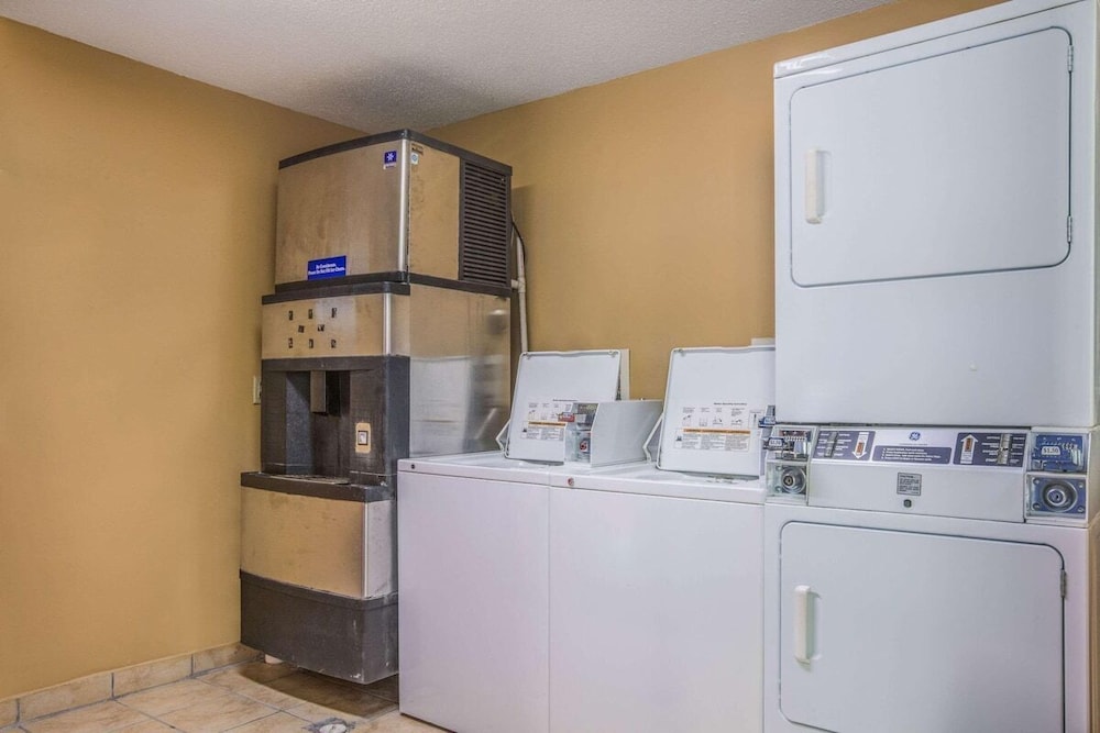 Rodeway Inn and Suites Macon - photo 17