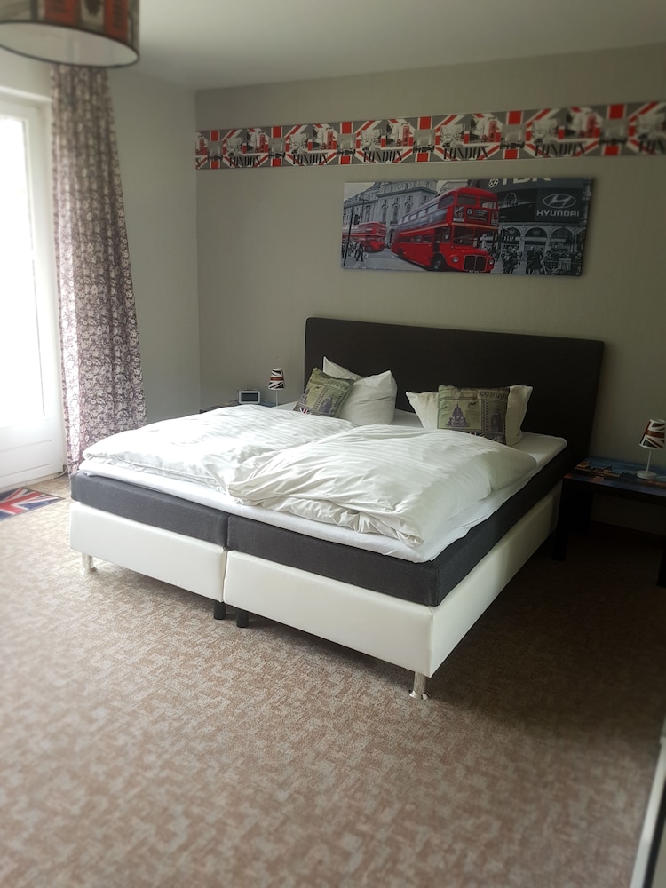 Hotel Haus Hubertus — Schneverdingen — photo 4