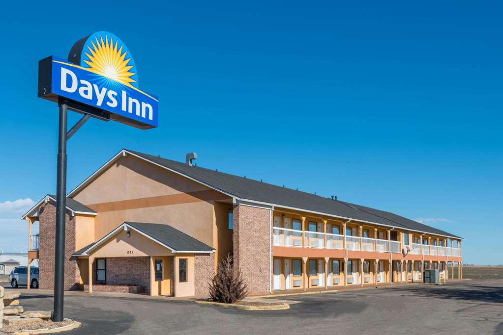 Days Inn by Wyndham Russell - photo 2