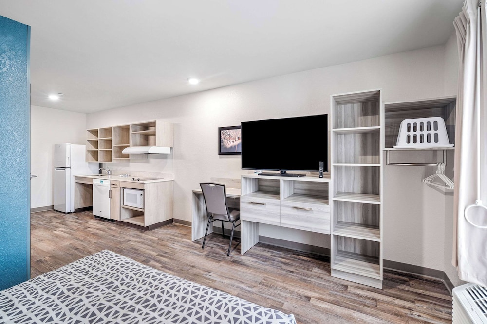 Woodspring Suites Fort Myers Cape Coral - photo 31