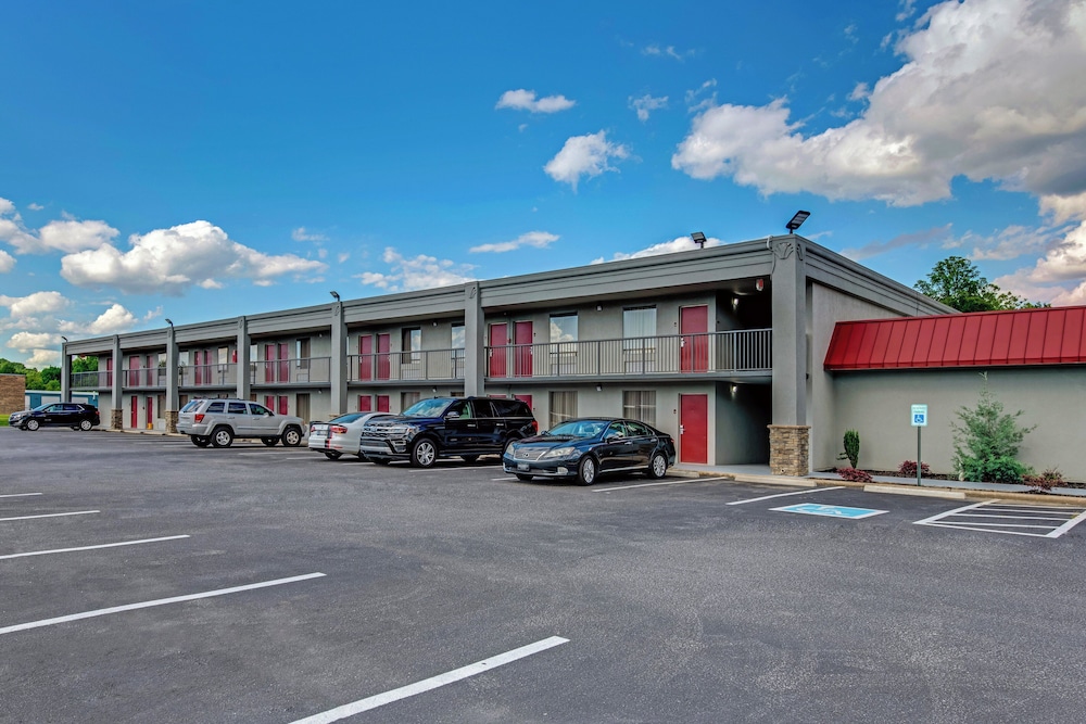 Red Roof Inn & Suites Wilkesboro - photo 43