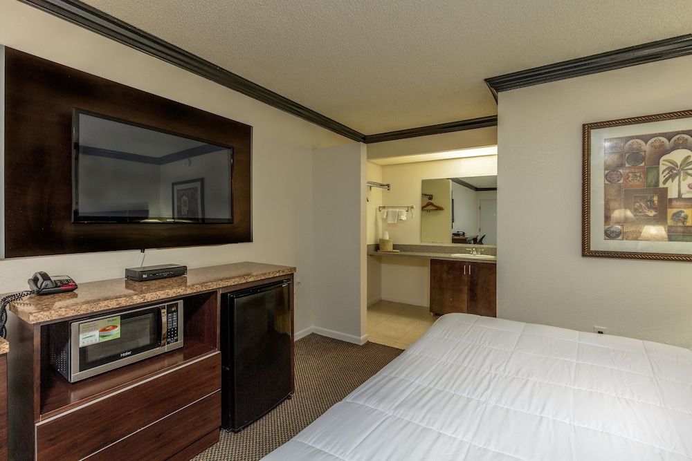 Budget Host Inn - photo 8