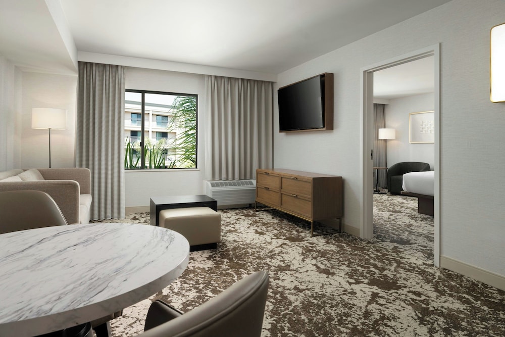 Courtyard by Marriott Pasadena Old Town - photo 12